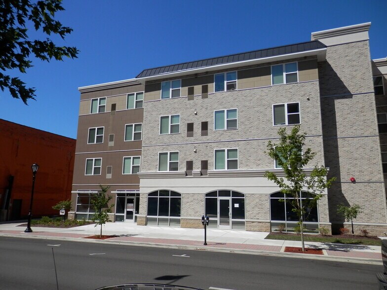 More Photos Of 261 N 4th St, Springfield Flex For Lease