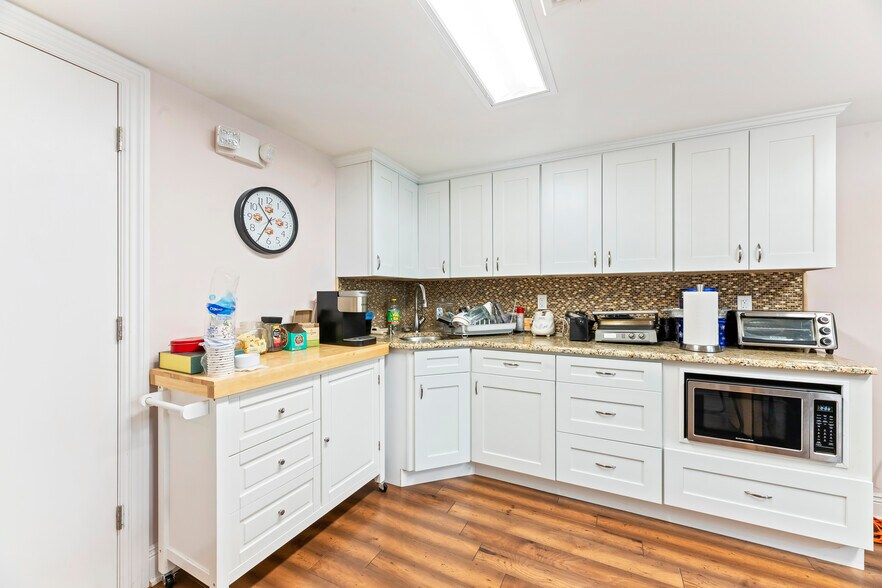 More Photos Of 330 New Brunswick Ave, Fords Office For Lease