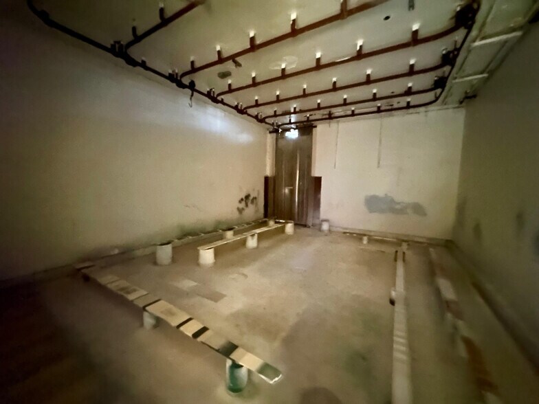 More Photos Of 9420 SE 3rd Ave, Amarillo Showroom For Sale