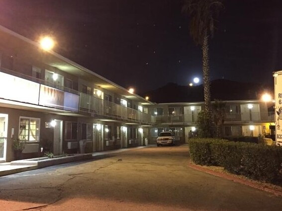 More Photos Of 16901 Stoddard Wells Rd, Victorville Hotel For Sale