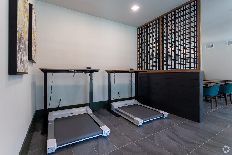 More Photos Of 930 W Mallard Creek Church Rd, Charlotte Apartments For Lease