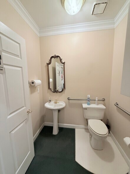 More Photos Of 500 Sun Valley Dr, Roswell Office For Sale