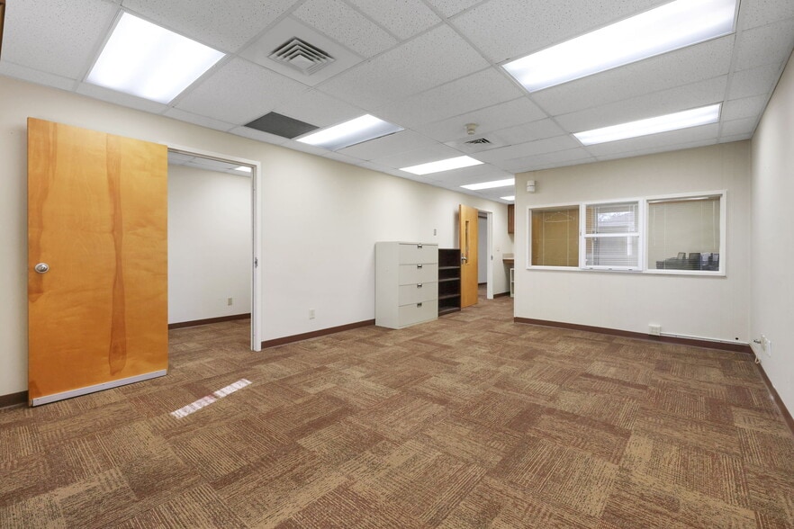 More Photos Of 6601-6535 Chester Ave, Jacksonville Continuing Care Retirement Community For Lease