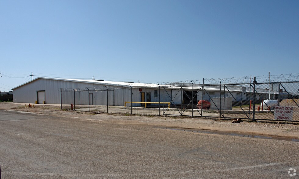 More Photos Of 2411 Avenue E, Lubbock Industrial For Sale