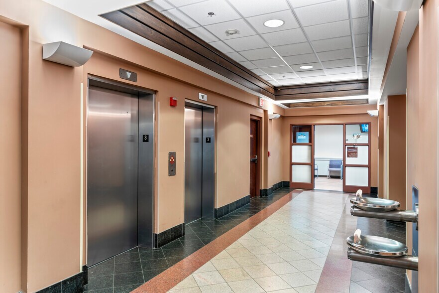 More Photos Of 19455 Deerfield Ave, Lansdowne Medical For Lease