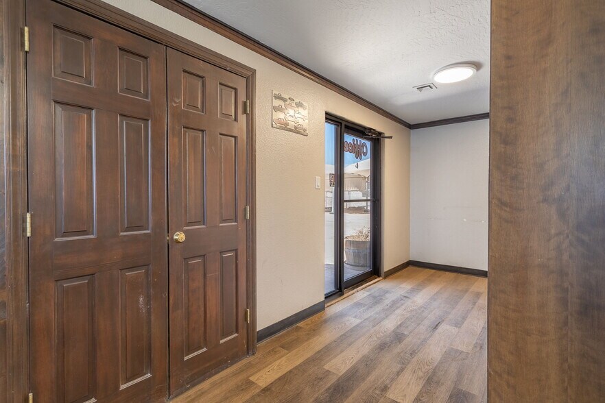 More Photos Of 201 W 24th St, Yuma Industrial For Sale