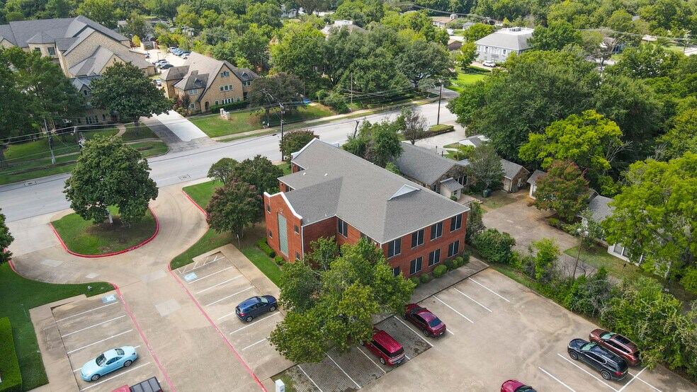 More Photos Of 1309 W Abram St, Arlington Office For Lease