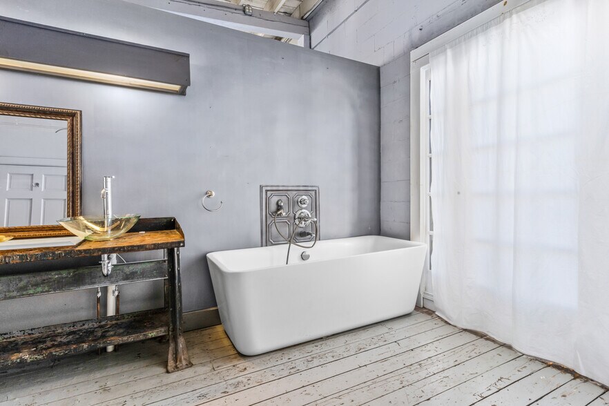 More Photos Of 705-707 Cherry Aly, Hudson Warehouse For Lease