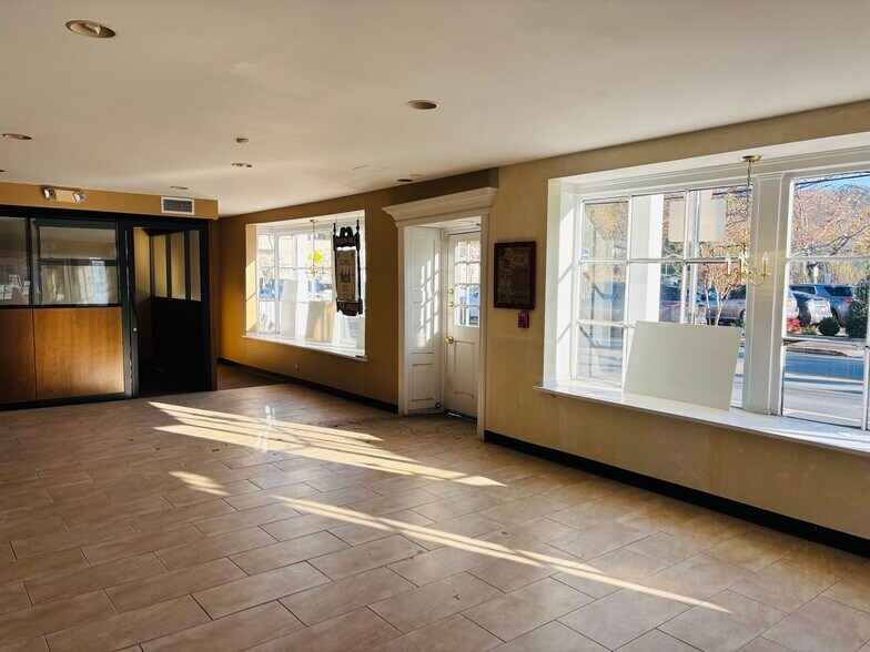 More Photos Of 1345 Old Northern Blvd, Roslyn Storefront Retail Office For Sale