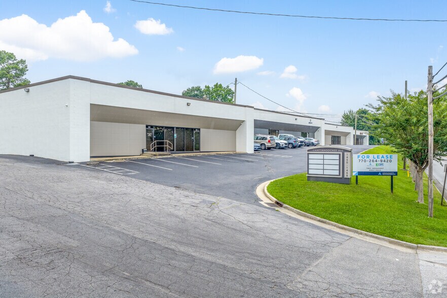 More Photos Of 1450-1468 Chattahoochee Ave NW, Atlanta Warehouse For Lease