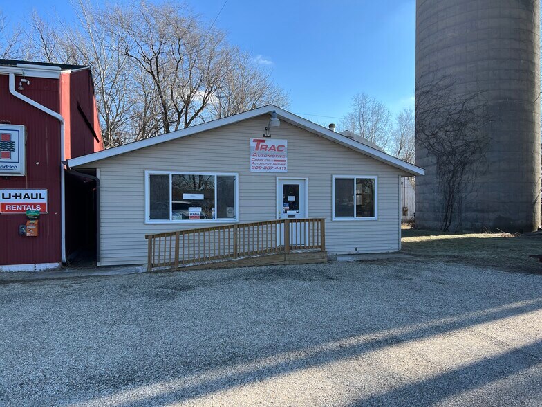 More Photos Of 410 E Chatham St, Metamora Industrial For Sale
