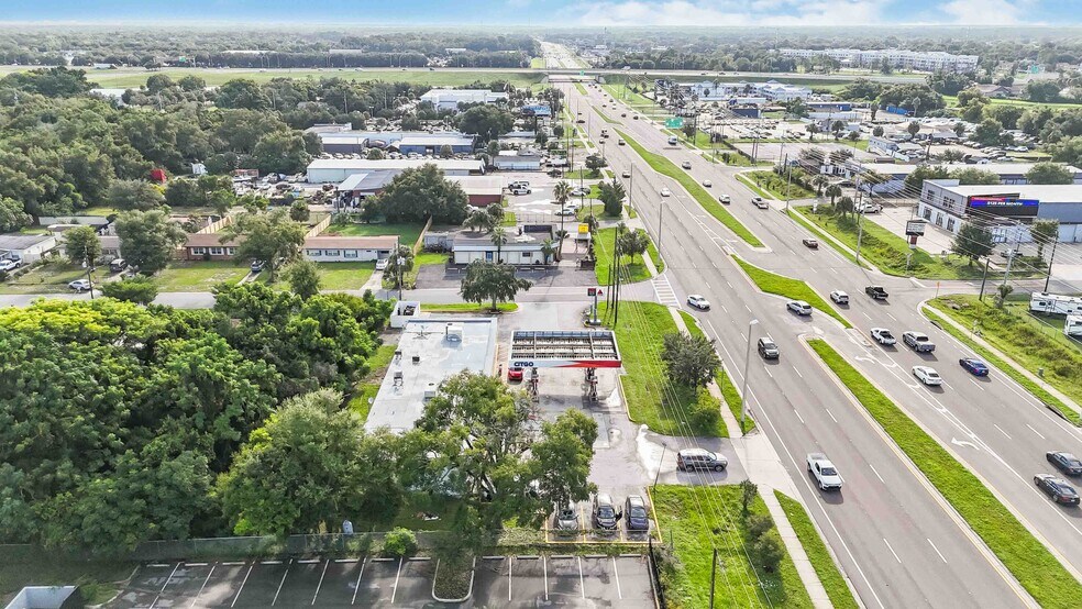More Photos Of 8431-8433 E Colonial Dr, Orlando Service Station For Lease