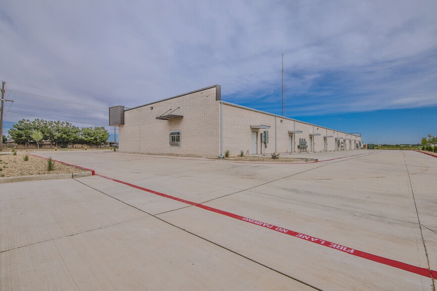 More Photos Of 10617 University Ave, Lubbock Storefront Retail Office For Lease