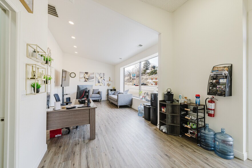 More Photos Of 174 Idaho St, Elko General Retail For Lease