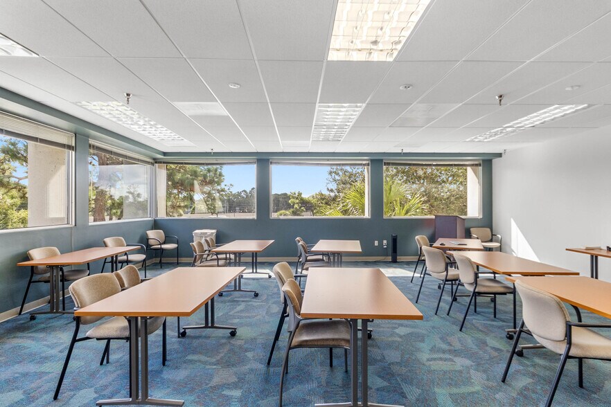 More Photos Of 2201 Lucien Way, Maitland Office For Lease