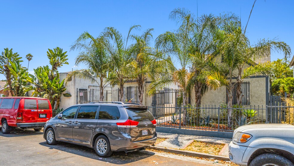 More Photos Of 526-534 W 47th St, Los Angeles Apartments For Sale