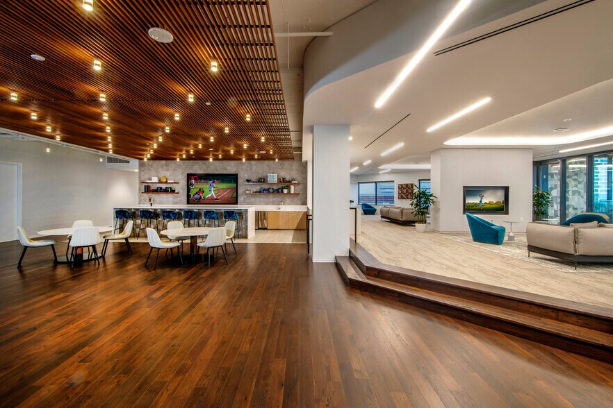 More Photos Of 1676 International Dr, McLean Office For Lease