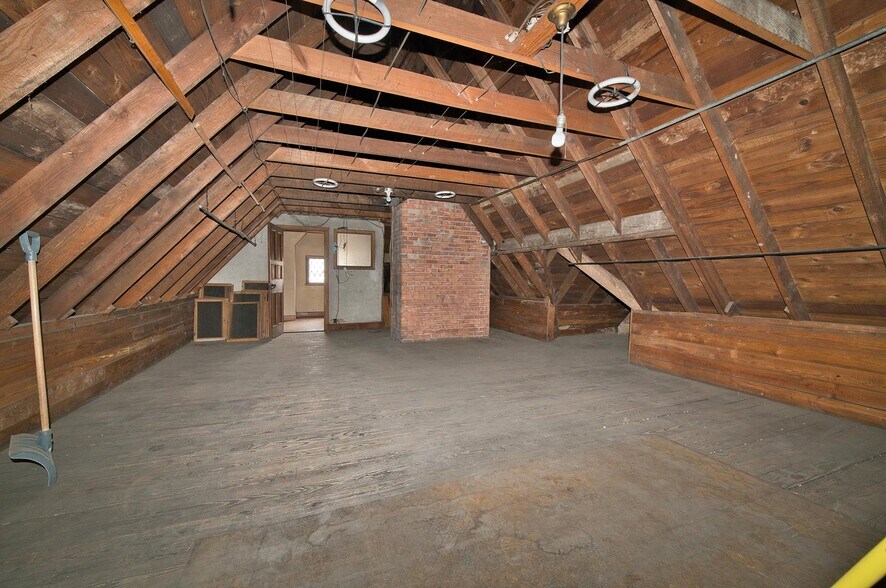 More Photos Of 1989 W Grand Blvd, Detroit Office Residential For Sale