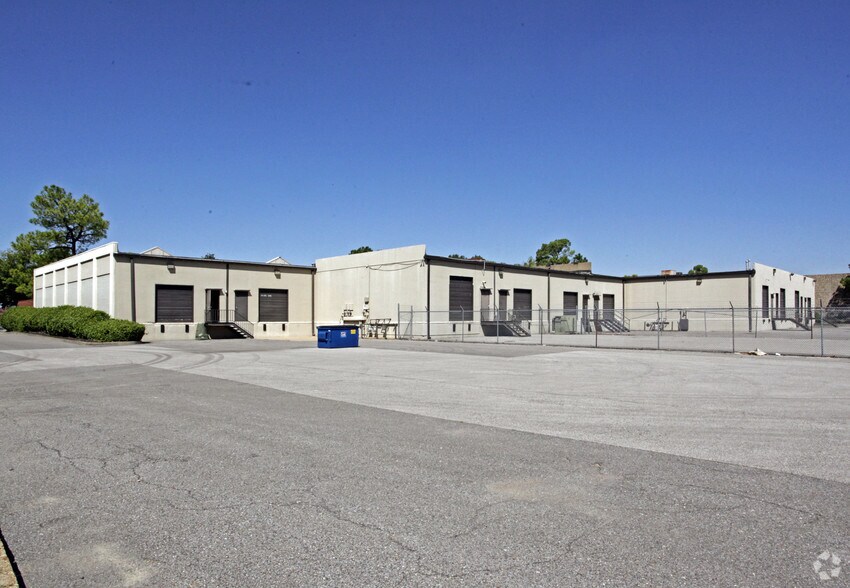 More Photos Of 3328 WINBROOK Dr, Memphis Warehouse For Lease