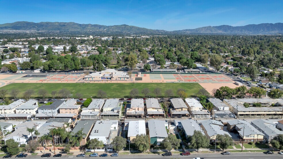 More Photos Of 17945 Roscoe Blvd, Northridge Apartments For Sale