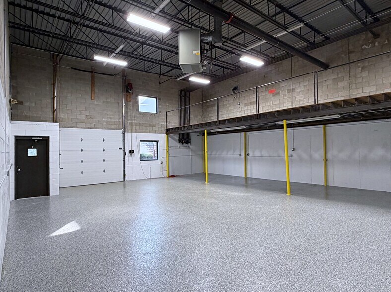 More Photos Of 34 Sullivan Rd, North Billerica Warehouse For Lease