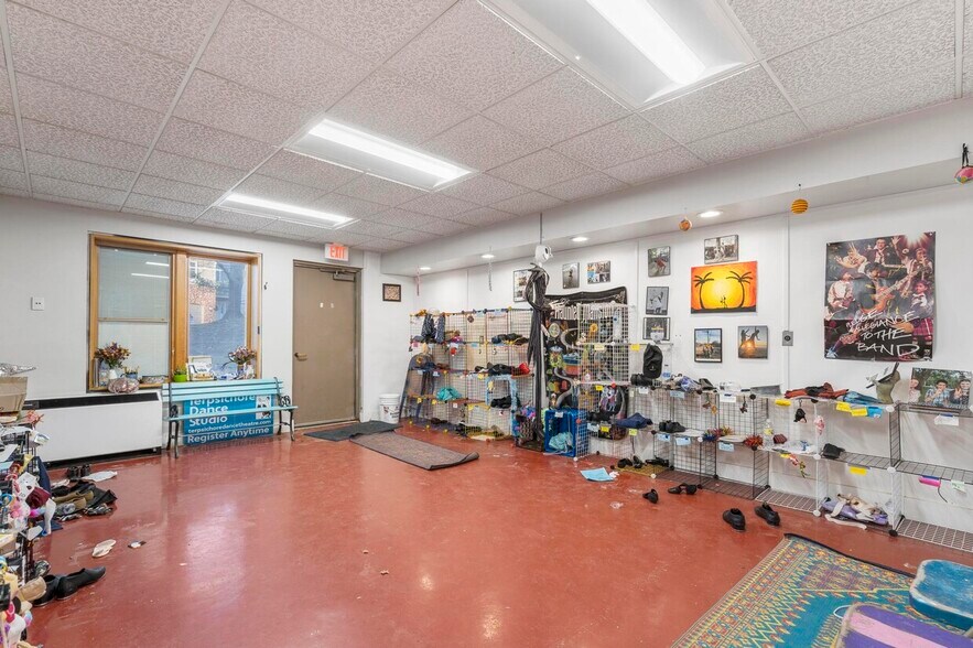 More Photos Of 1-3 Mill Pond Ln, Simsbury Office For Sale