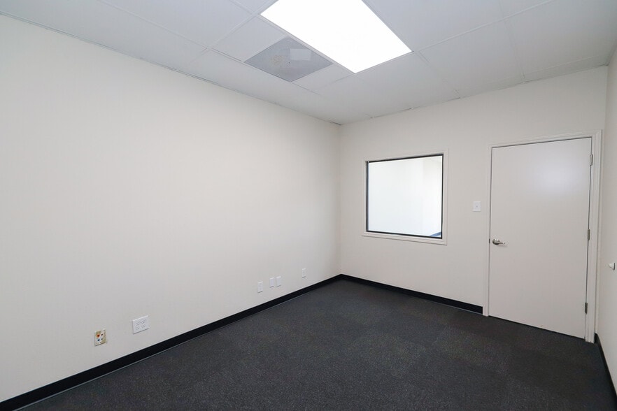 More Photos Of 14415 Import Rd, Laredo Warehouse For Sale