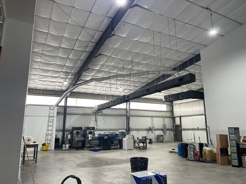 More Photos Of 22924 Kuykendahl Rd, Spring Light Manufacturing For Lease