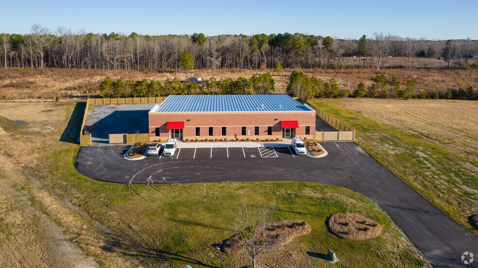 More Photos Of 228 Airport Industrial, Clayton Flex For Lease