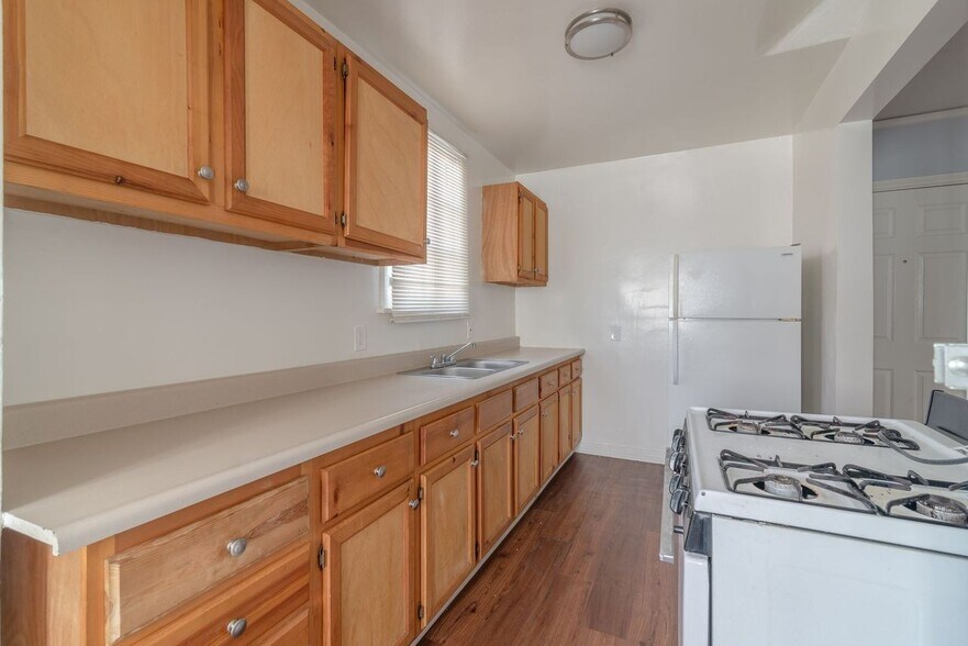 More Photos Of 406-408 S Grevillea Ave, Inglewood Apartments For Sale