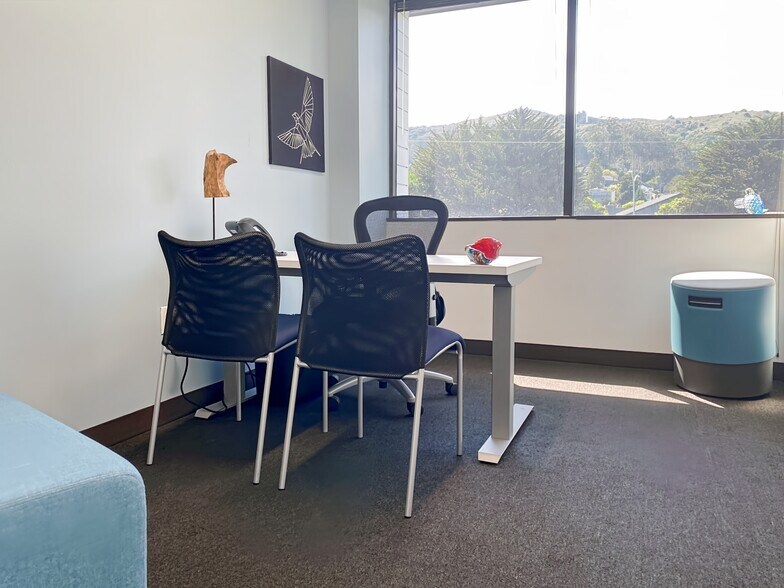 More Photos Of 1 Harbor Dr, Sausalito Coworking Space