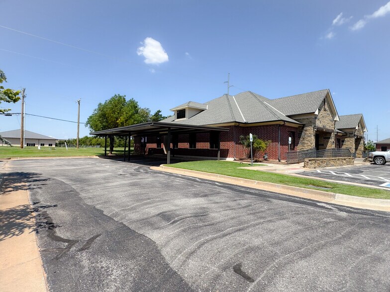 More Photos Of 9212 N Kelley Ave, Oklahoma City Office For Lease