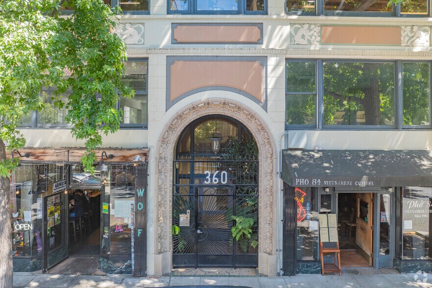 More Photos Of 360-362 17th St, Oakland Loft Creative Space For Lease