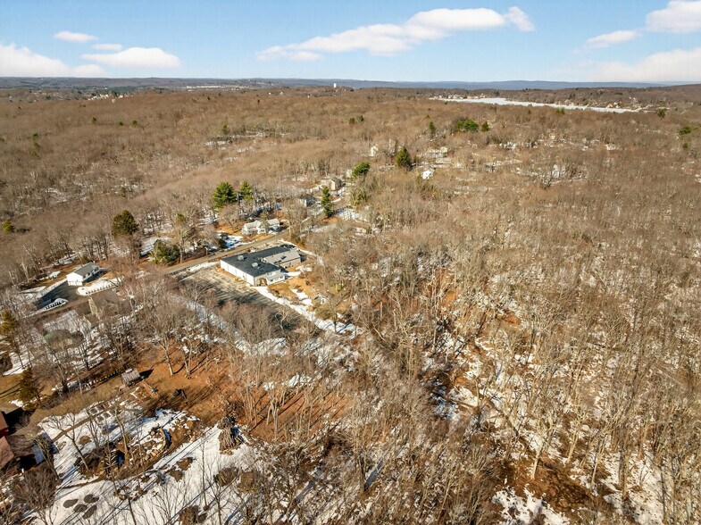 More Photos Of 1146 Spindle Hill Rd, Wolcott Freestanding For Sale