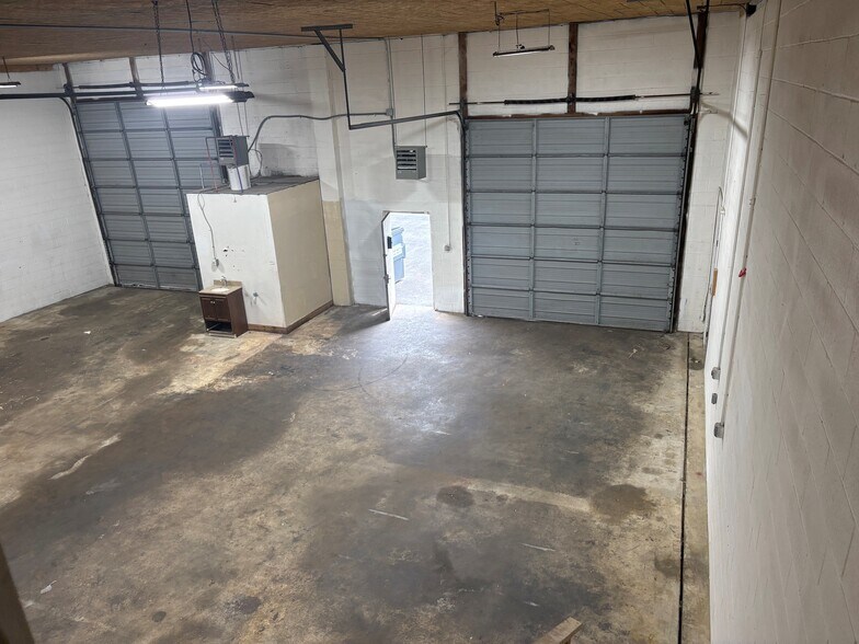 More Photos Of 612 Colonial Ave, Elsmere Light Distribution For Lease