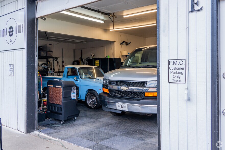 More Photos Of 18435 SW Pacific Hwy, Tualatin Auto Dealership For Sale
