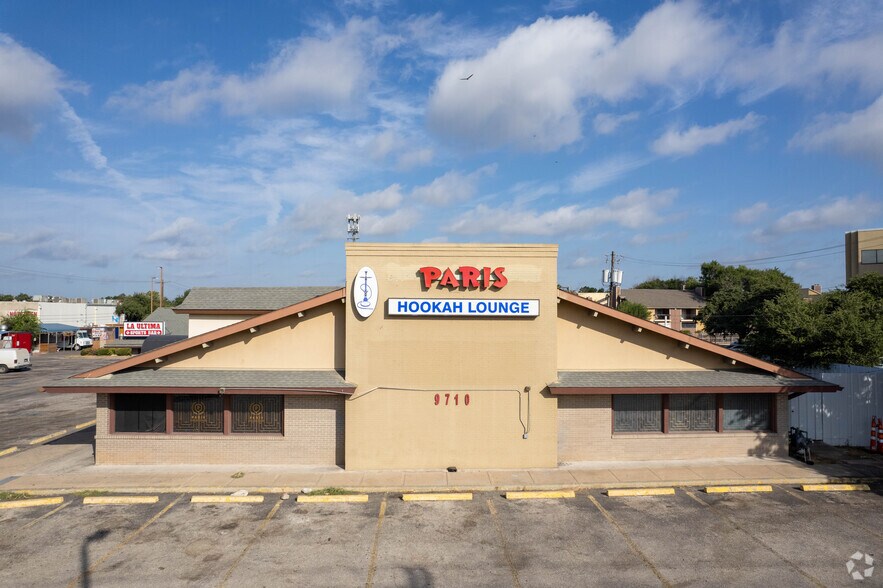 More Photos Of 9710 N Lamar Blvd, Austin Restaurant For Sale