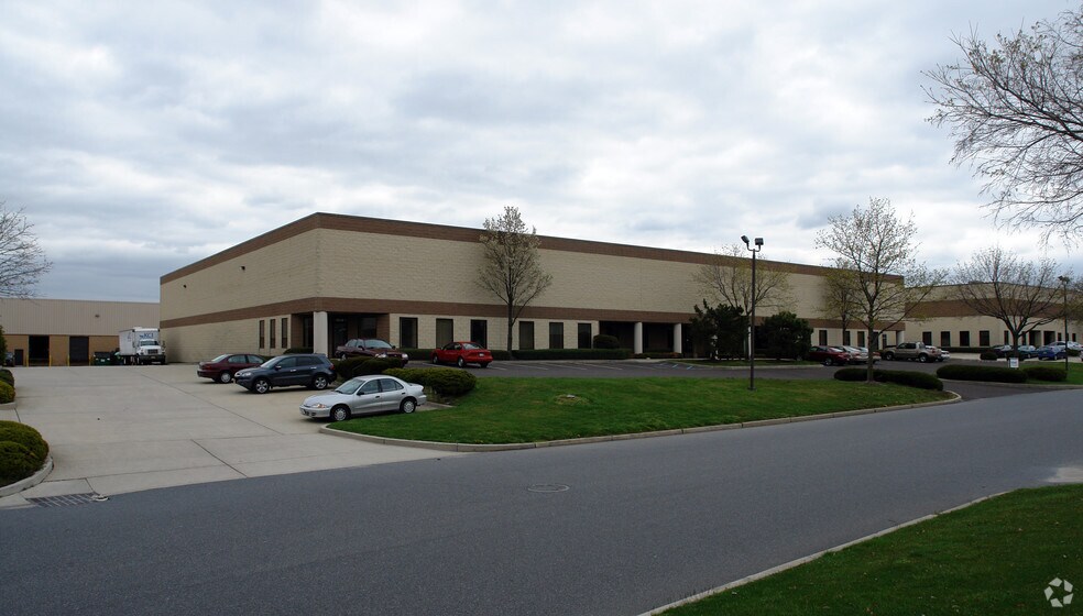 More Photos Of 15 Twinbridge Dr, Pennsauken Warehouse For Lease
