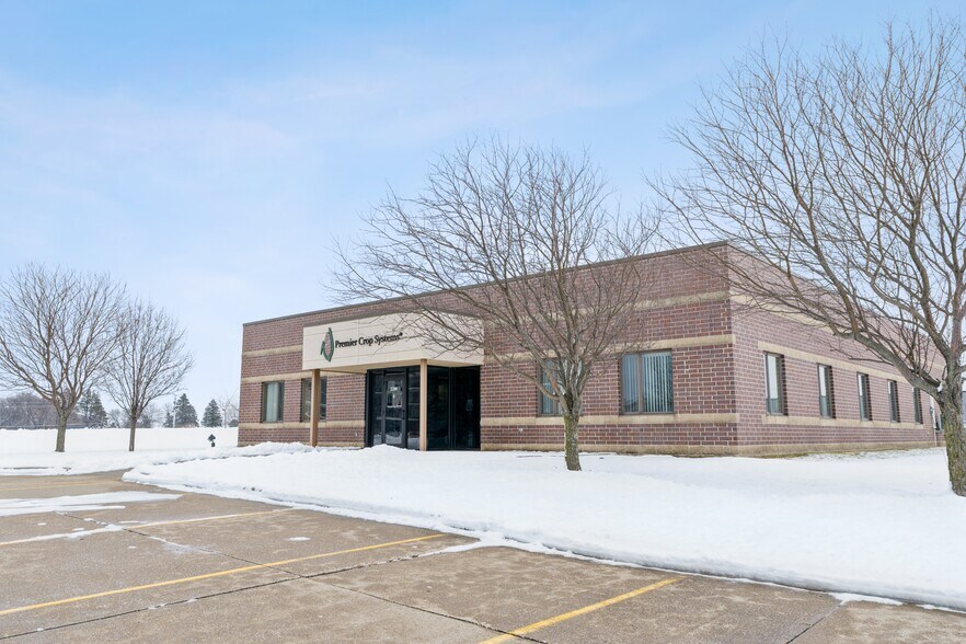 More Photos Of 2200 Gannett Ave, Des Moines Office For Sale