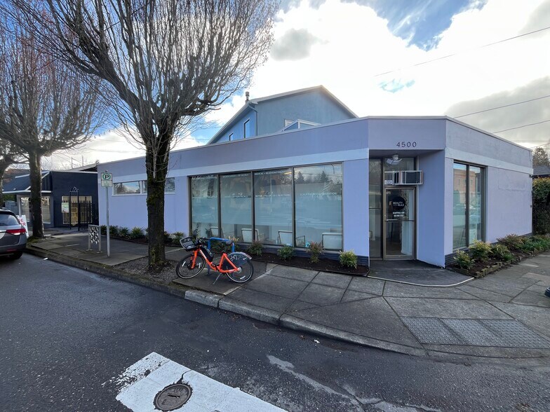 More Photos Of 4500 NE Sandy Blvd, Portland Freestanding For Lease