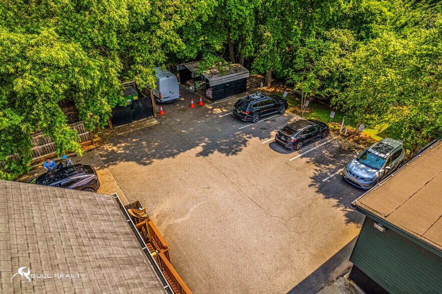 More Photos Of 1336 Glenwood Ave, Atlanta Restaurant For Sale