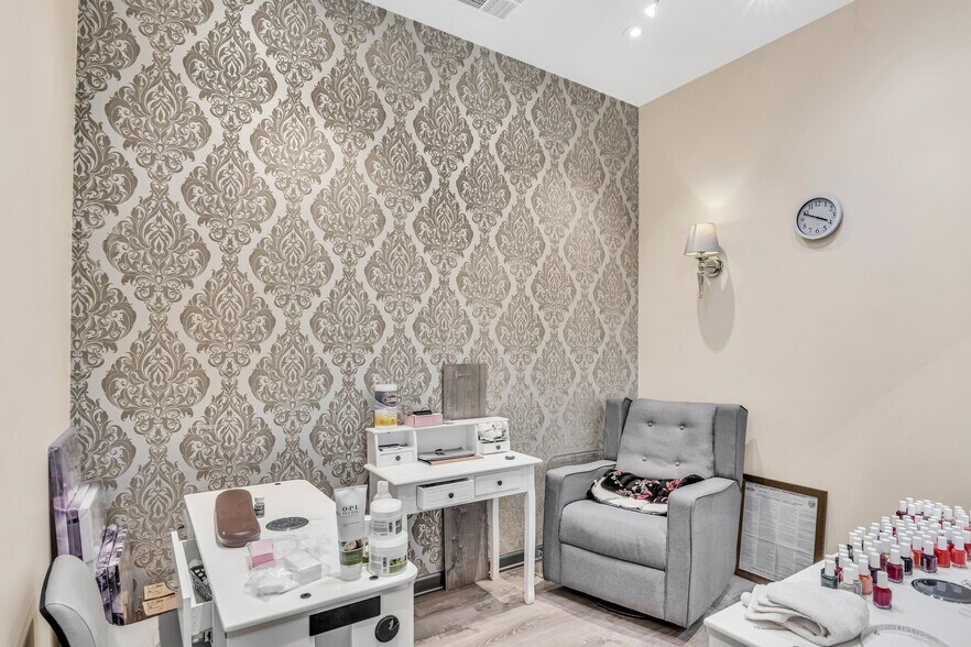 More Photos Of 1211 Church St, San Francisco Storefront Retail Residential For Lease