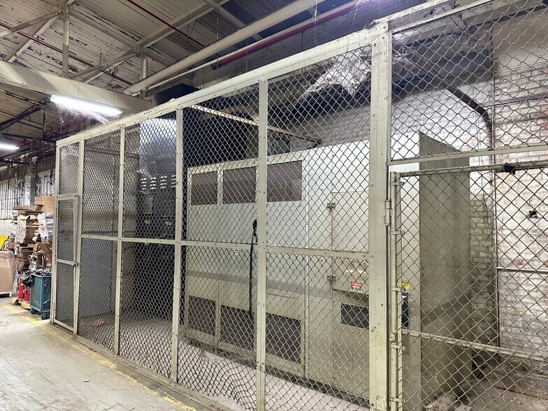 More Photos Of 1600 Wabash Ave, Fort Wayne Distribution For Lease