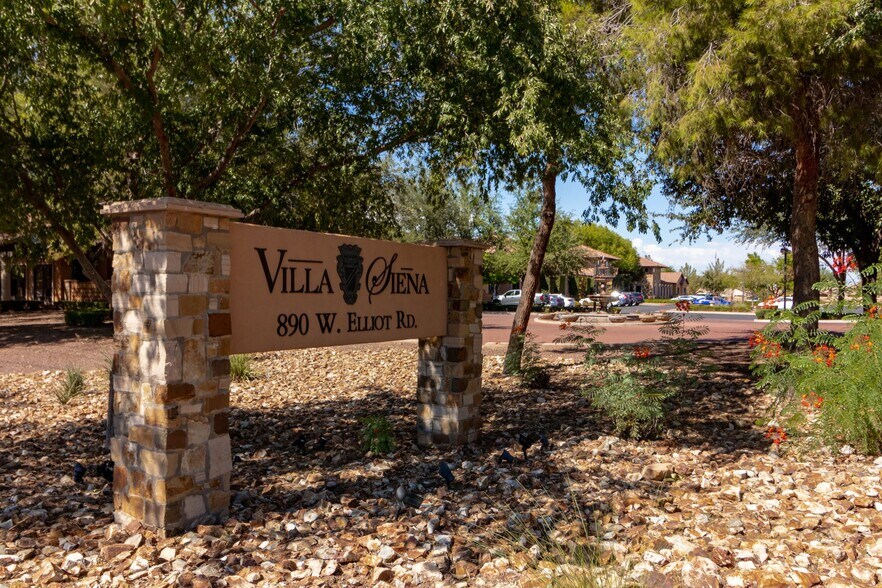 890 W Elliot Rd, Gilbert, AZ 85233 Office For Lease