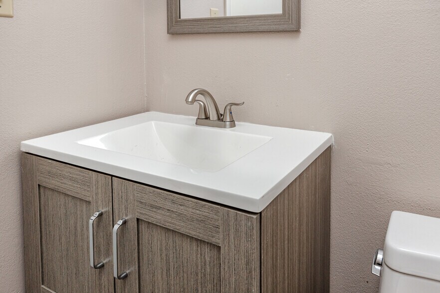 More Photos Of 6449 38th Ave, Saint Petersburg Medical For Lease