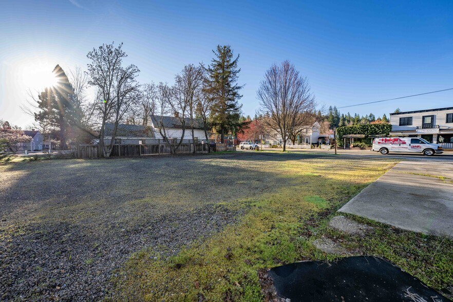 More Photos Of 205 E California St, Jacksonville General Retail For Sale