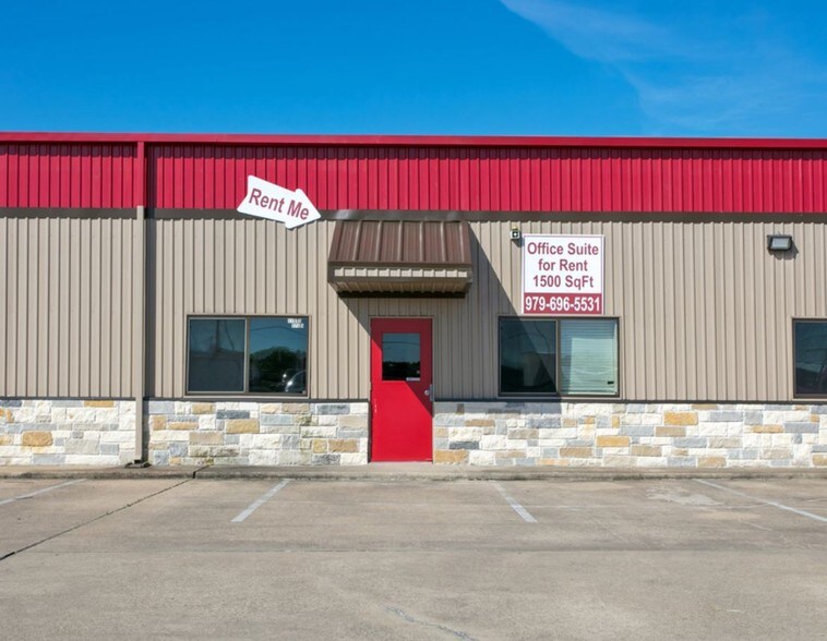 More Photos Of 11990 Old Wellborn Rd, College Station Self Storage For Lease