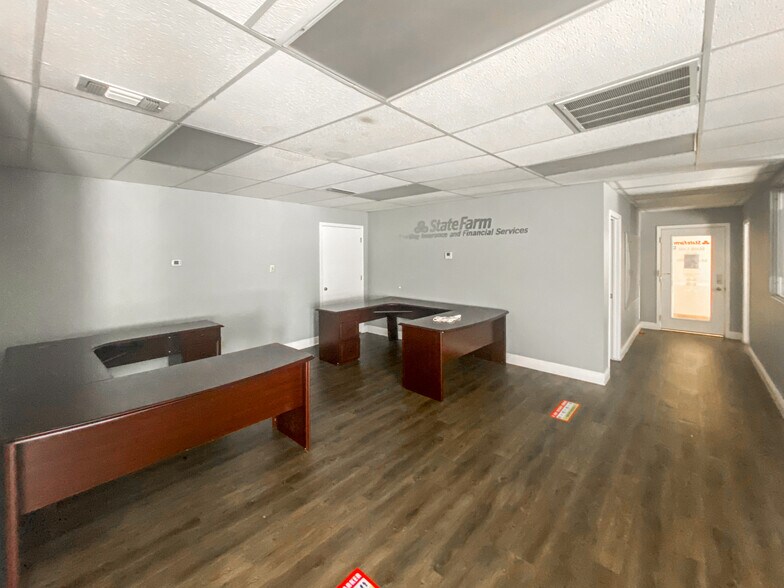 More Photos Of 1420 N Cooper St, Arlington Office For Sale