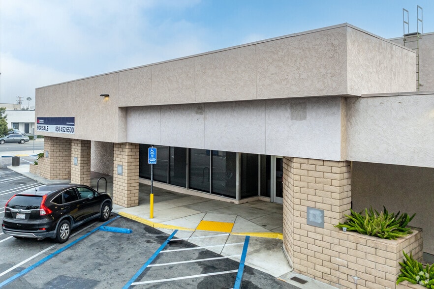 More Photos Of 2516 E Chapman Ave, Fullerton Bank For Sale