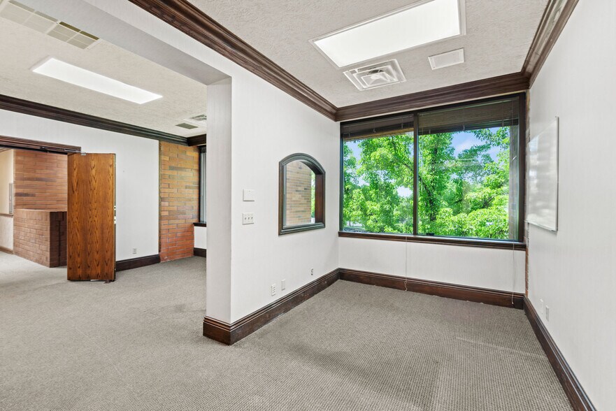 More Photos Of 2696 N University Ave, Provo Office For Sale